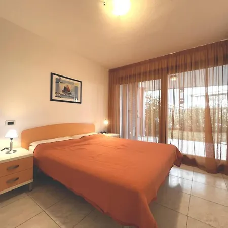 Functional With A Spacious Fenced Garden Appartamento *