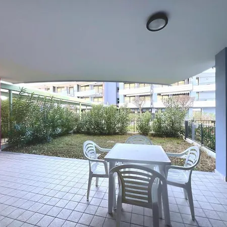Lejlighed Functional With A Spacious Fenced Garden *