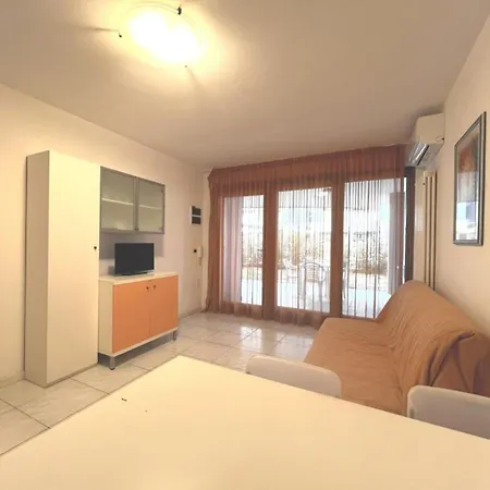 Functional With A Spacious Fenced Garden *