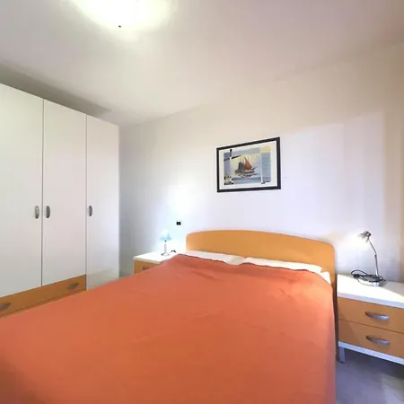 Apartman Functional With A Spacious Fenced Garden *
