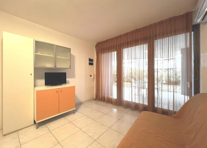 Apartment Functional With A Spacious Fenced Garden *