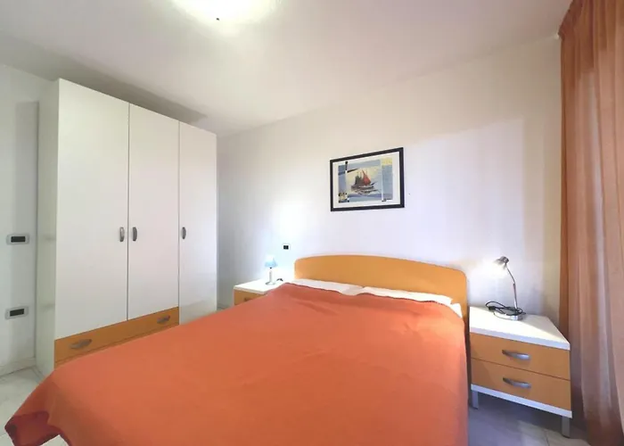 Apartment Functional With A Spacious Fenced Garden *