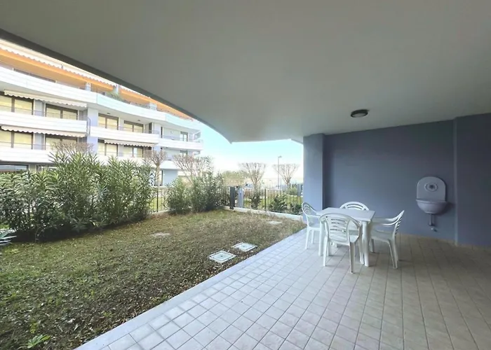 Apartment Functional With A Spacious Fenced Garden *