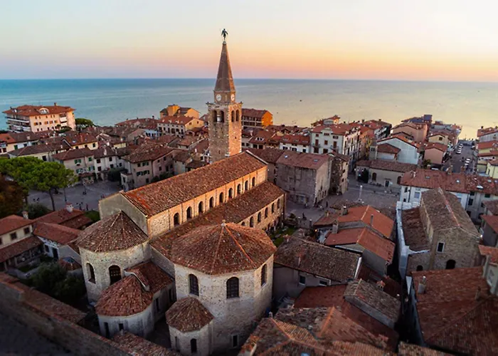 Apartment Functional With A Spacious Fenced Garden *